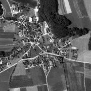 © Land NÖ Overview 1:5,000 with GPS data - Eisenreichdornach, 1=Piece of woodland to which the prisoners fled during the bombing on 20.3.1945