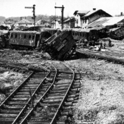 © Archiv Stadtgemeinde Amstetten Bahnhof Amstetten nach einem Bombenangriff