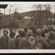 © USHMM - Foto: Arnold E. Samuelson Liberated women on 5 May 1945