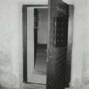 © DÖW Schloss Hartheim: Door to the gas chamber