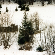 © MKÖ Latrine barrack outside