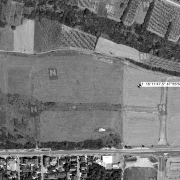 © Land NÖ Überblick 1:2.000 mit GPS-Daten; 1: ehem. Lagergelände 2: Friedhof